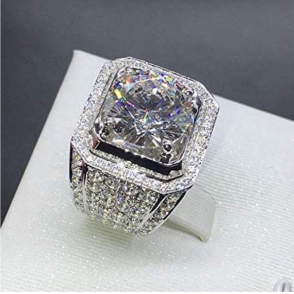 18k 2ct Solitaire Ring - Picture 3 of 14